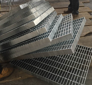 鋼格柵板碳鋼制作，用途廣泛