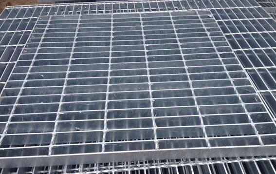 G255/30/100熱鍍鋅鋼格板廣泛用于造船，石化，化工廠