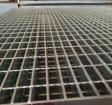 安平廠家生產(chǎn)直銷G353/30/50型熱鍍鋅格柵板 品質保障